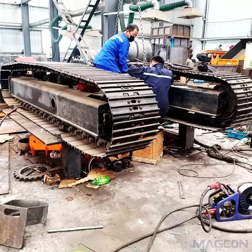 The Hidden Costs Behind Custom Tracked Undercarriages For Non-Standard Equipment(Image5) The Hidden Costs Behind Custom Tracked Undercarriages For Non-Standard Equipment(Image5)