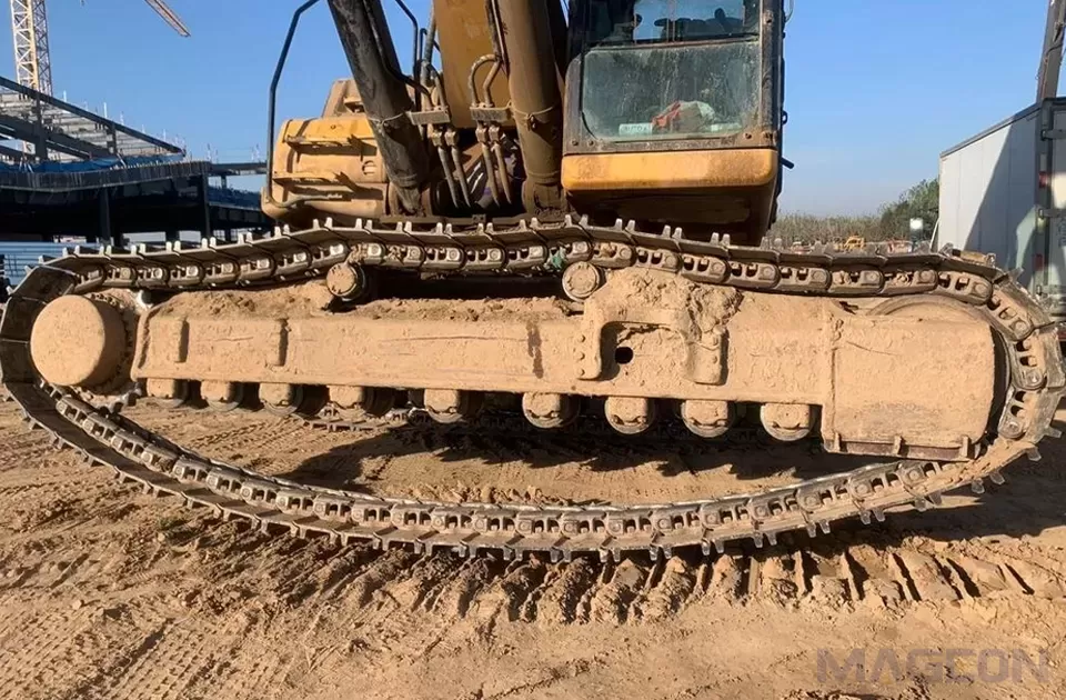 How can heavy steel crawlers be designed and customized to suit complex projects?(Image4) How can heavy steel crawlers be designed and customized to suit complex projects?(Image4)