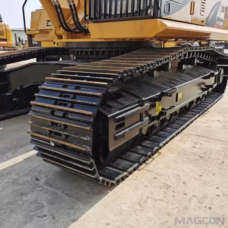 How does the crawler chassis fit the best solution for complex scenarios? Depth 